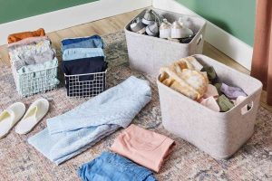 SPR-getting-rid-of-clothes-shoes-accessories-2648445-hero-7d19fde72c3f4597bd1d269a81e49d03